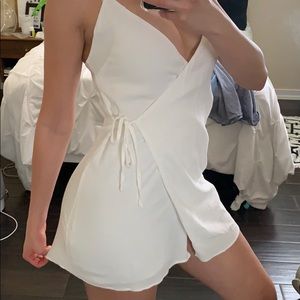 WHITE TOBI WRAP DRESS 👗 SOOOO CUTE 😍